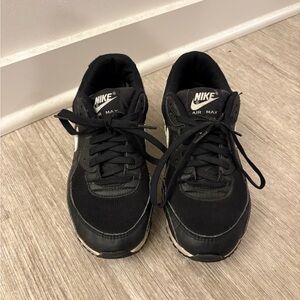 Nike Air Max Women's Black Athletic Shoes